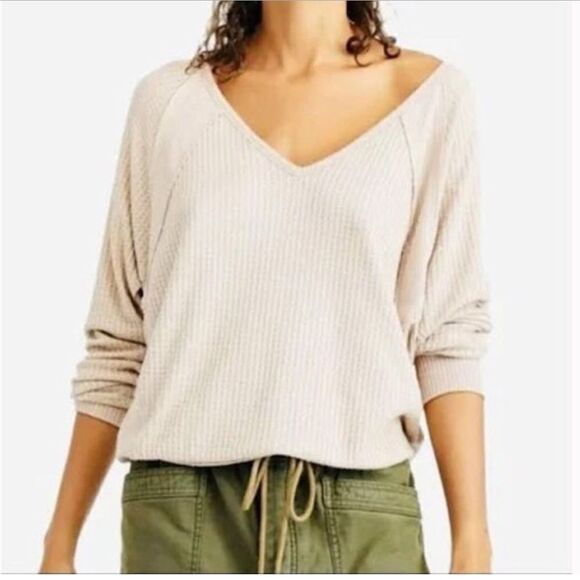 We the Free‎ Oversized Waffle Thermal Santa Clara Long Sleeve VNeck Top Medium - Picture 1 of 7